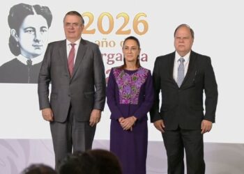 La empresa de electrónica Flex anuncia la inversión de mil millones de dólares en México