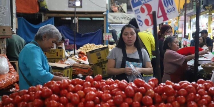 Economía de México cae un 0.3% interanual en febrero, hila dos meses a la baja