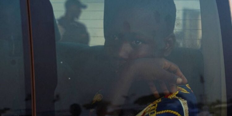 Secuestran a 23 menores en un orfanato clandestino en Nigeria; autoridades rescatan a 15