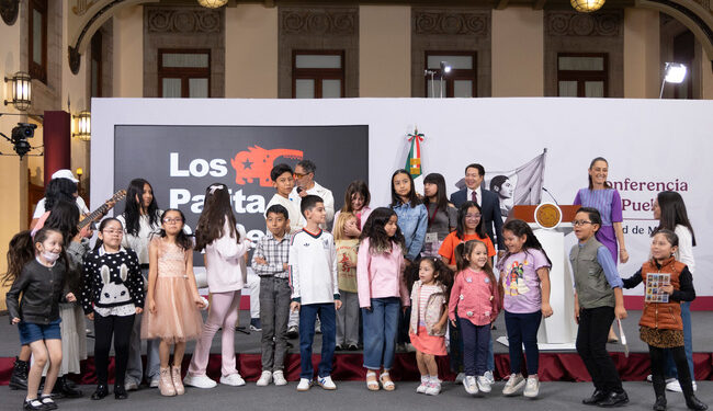 Queremos que las niñas y niños sean felices: Presidenta anuncia el inicio de la entrega del apoyo para uniformes y útiles “Rita Cetina”