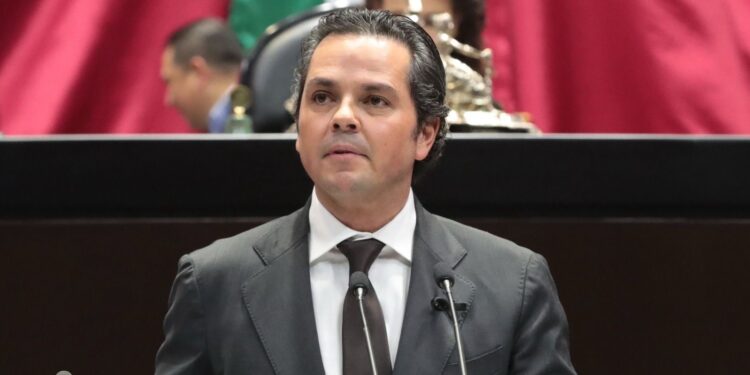 Piden crear en aeropuertos zonas de ascenso y descenso para personas usuarias que contraten transporte por aplicación