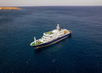Crucero con alerta por hantavirus llegará esta noche a Canarias tras registrar muertes a bordo