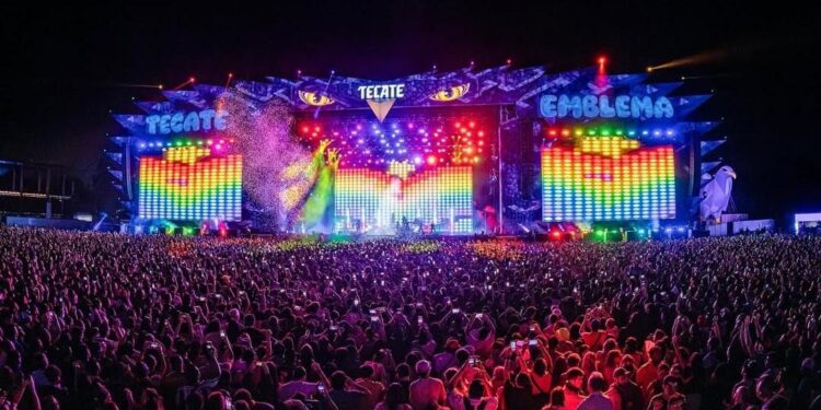 Tecate Emblema 2026 vivió el debut de Cheves y Compas con encuentros únicos entre artistas