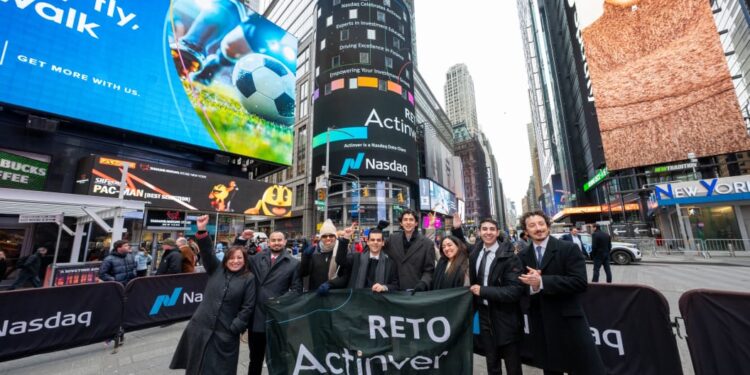 De las Aulas a Wall Street: Estudiantes ganadores del Reto Actinver vivieron una experiencia inmersiva en la emblemática sede del poder financiero global
