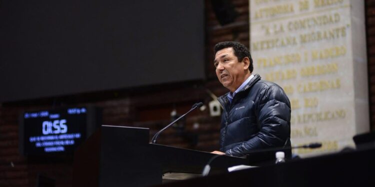 Mario López, marcado por escándalos, dispara contra morenistas… y el Verde se deslinda
