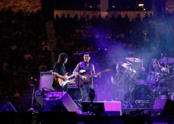 Caifanes hace vibrar el Palacio con un show cargado de memoria, fuerza y nostalgia