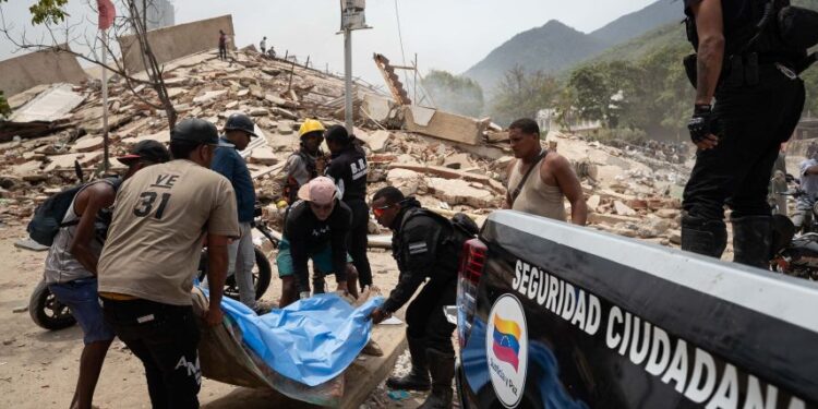 Sube cifra de muertos a 188 en Venezuela y miles de damnificados tras fuertes terremotos