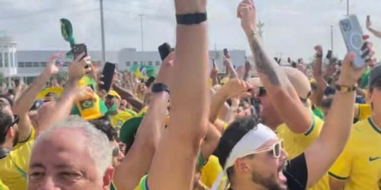 Houston se pinta de amarillo: Brasil convierte el camino al estadio en un carnaval rumb