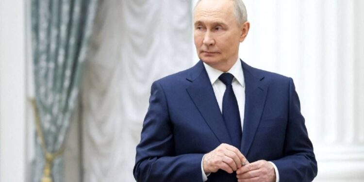 Putin llama a Trump para felicitarlo por su cumpleaños 80; hablan sobre el acuerdo con Irán
