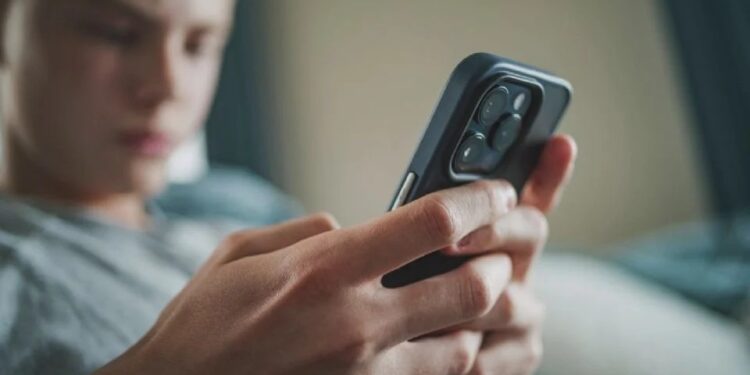 Gobierno amplía el plazo para el registro de líneas telefónicas; algunos usuarios tendrán hasta diciembre