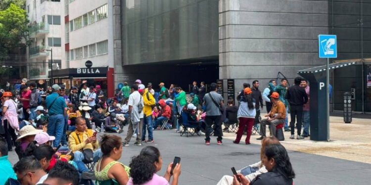 CNTE toma instalaciones de las Afore en CDMX tras diálogo fallido con Gobernación