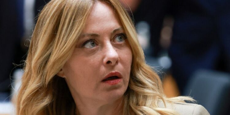 «Concéntrate en la tuya»: Meloni le responde a Trump tras nueva críticas sobre su popularidad en Italia