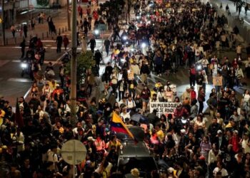 Jornada electoral en Colombia culmina con disturbios en Bogotá y Cali; reportan daños y heridos
