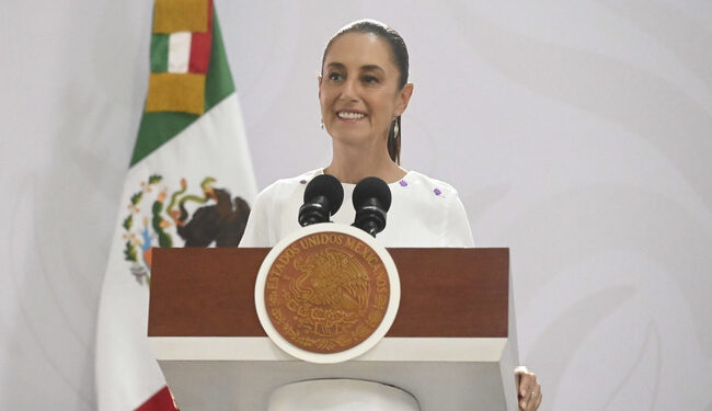 Presidenta anuncia inversión histórica de 190 mil mdp en Veracruz para recuperación de la petroquímica, obras carreteras, de agua y salud