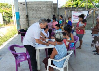 Guadalupe Eguiluz plantea fortalecer el sistema de salud en Guerrero con más especialistas y hospitales mejor equipados