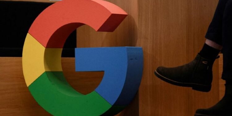 Multa récord: la Unión Europea penaliza a Google con 4 mil 723 mdd por monopolio