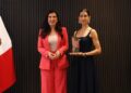 Diputada Kenia López Rabadán entrega reconocimiento a la bailarina de ballet Elisa Carrillo Cabrera