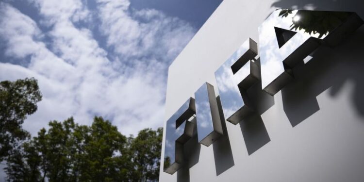 UEFA, AFC y Concacaf acusan a FIFA de engaño y falta de transparencia