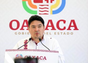 MIGAJAS PARA MÉDICOS, ENFERMERAS Y PERSONAL DE APOYO; OPULENCIA PARA TITULAR DE LOS SSO
