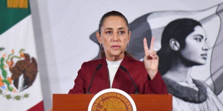 Sheinbaum rechaza escuelas militarizadas y cuestiona decisión de Guanajuato