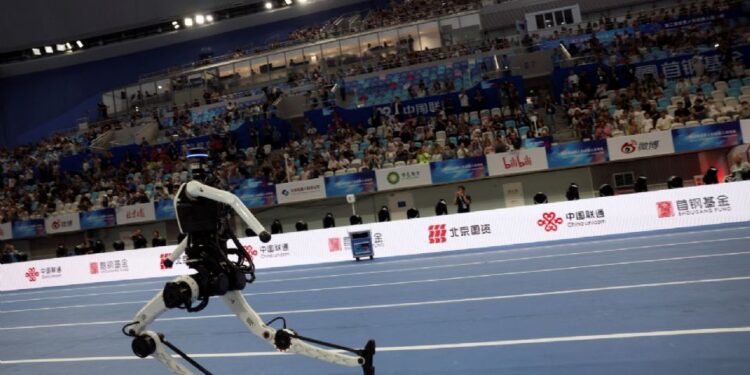 Robot humanoide chino pulveriza el récord de Usain Bolt en los 100 metros