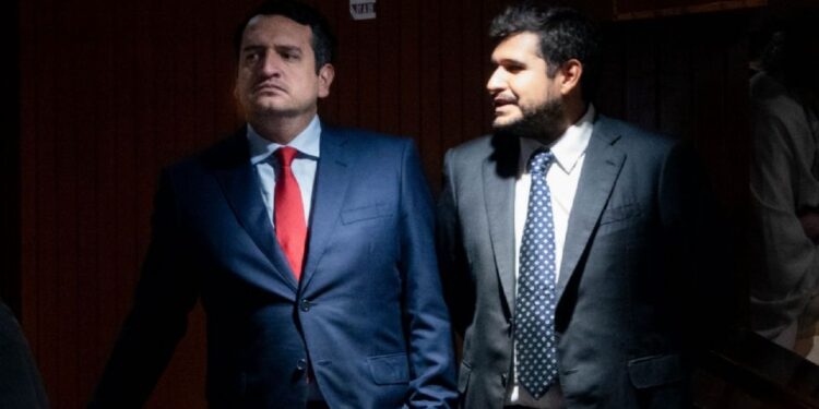 “El Clan” se reúne entre vinos de 24 mil pesos mientras crece la polémica por Rocha Moya