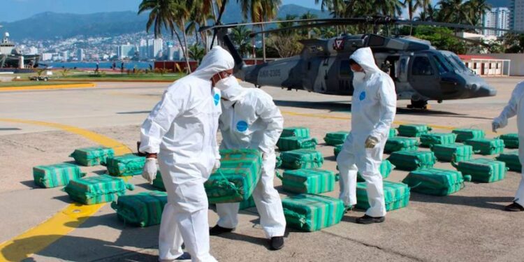 Semar asegura más de 1.6 toneladas de cocaína en costas de Michoacán