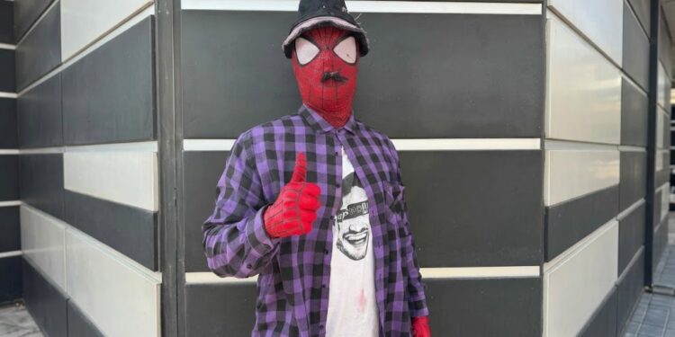 Spidercholo: del meme de barrio a una comunidad de casi 10 millones de seguidores