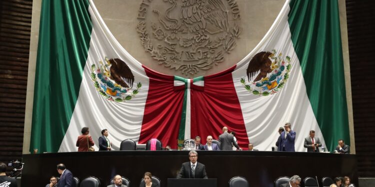 En 475 años, la UNAM ha formado a una pléyade de hombres y mujeres representantes e intelectuales de nuestra nación: diputado Monreal Ávila