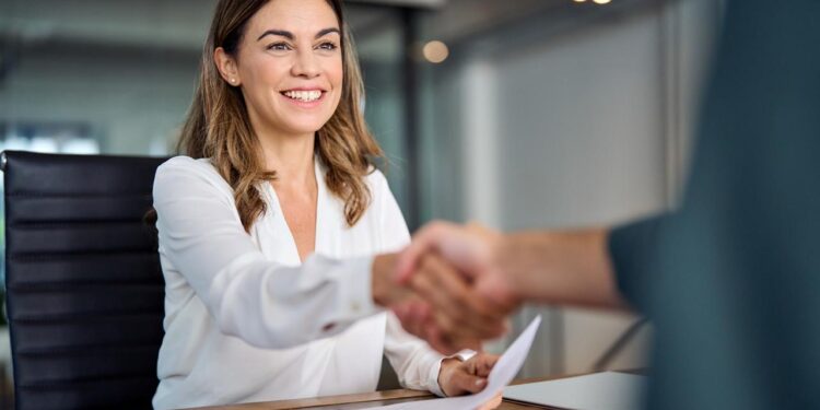 Del diploma a la evidencia: así cambia la contratación de talento joven