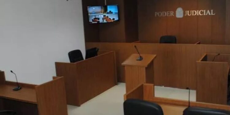 INTERPOL LO TRAJO, PERO SIGUE EN LIBERTAD: JUEZ SEGOVIA Y VÍNCULO SEÑALADO CON LANDY PAMPLONA, BAJO ESCRUTINIO EN CASO THEOJARIS