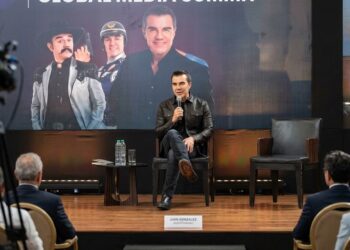 35 años de risas y un sueño cumplido: Adrián Uribe llega al Auditorio Nacional