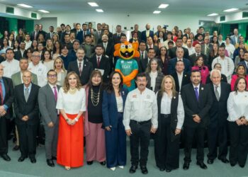 Encabeza el rector Dámaso Anaya el 59 Aniversario de la FCAV