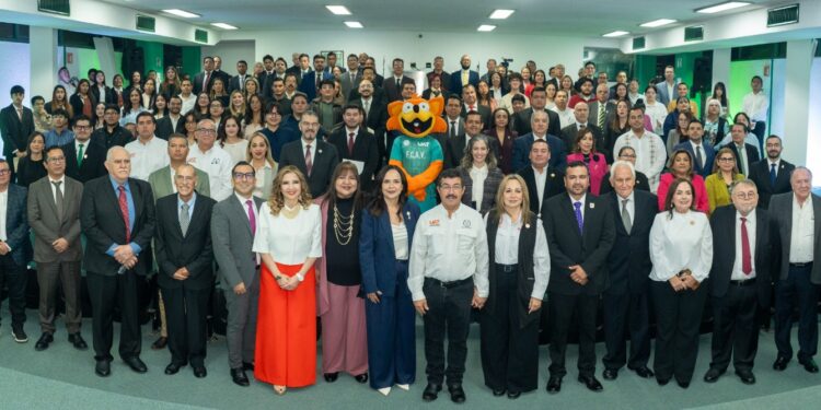 Encabeza el rector Dámaso Anaya el 59 Aniversario de la FCAV