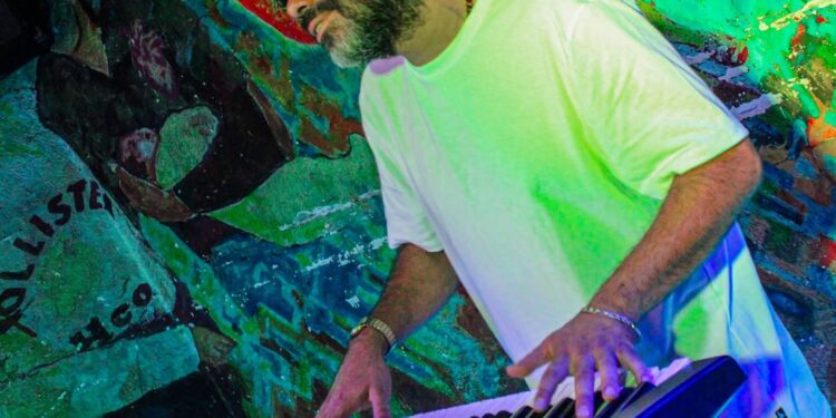 Pacho López y la cumbia mestiza impulsan “parceros” con el sencillo “Qué Ska-Pasando” a nivel nacional