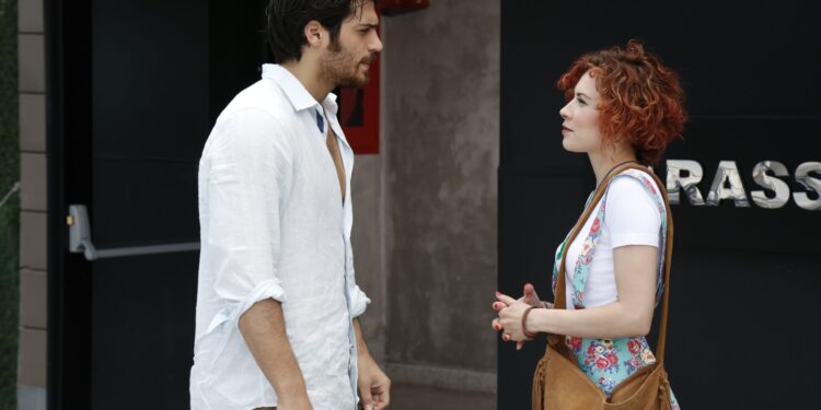 FILMELIER+ ESTRENA «A PESAR DE TI», LA EXITOSA COMEDIA ROMÁNTICA TURCA QUE DESAFÍA LOS ROLES TRADICIONALES