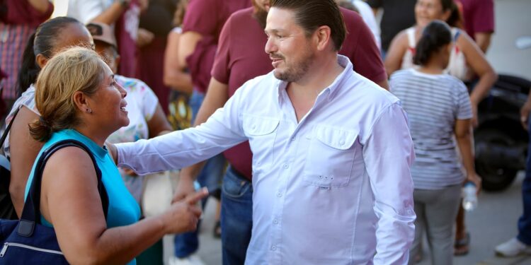 Farid Rentería con mayor presencia territorial y suma liderazgos en Playa del Carmen