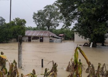 El paso del huracán «Isaías» y de la tormenta «Simón» dejarán intensas lluvias en varios estados