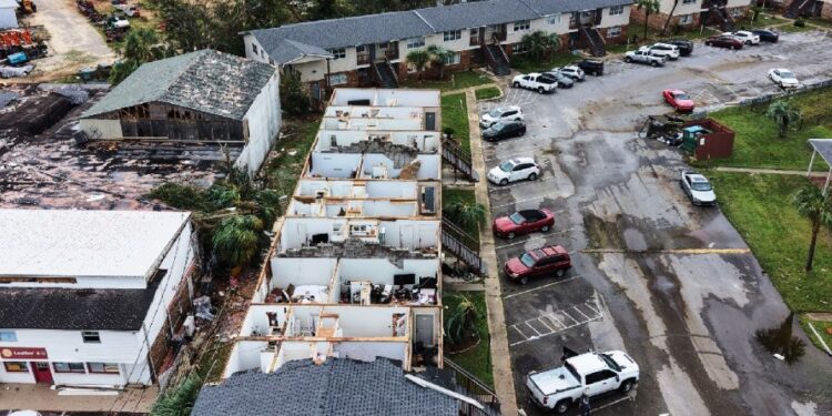 Huracán «Isaías» deja alrededor de 396 mil casas sin suministro eléctrico en Florida y Alabama