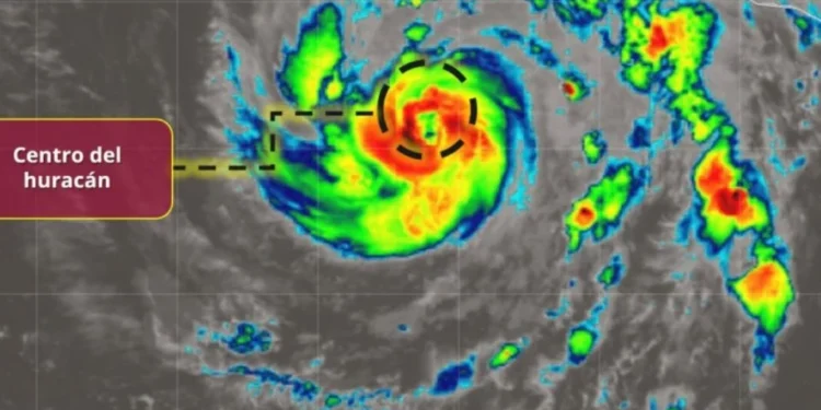 «Trudy» se intensifica a huracán categoría 3 y se prevén fuertes lluvias en las costas del Pacífico