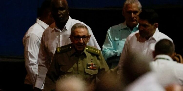 Juez en Florida ordena el arresto de Raúl Castro por el derribo de avionetas en 1996, según el Miami Herald