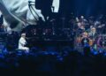 Sir Elton John recibe a México con un piano, 60 años de historia y una última canción