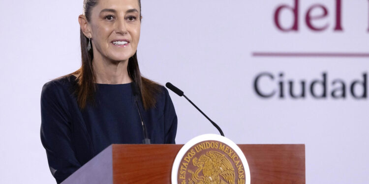 Sheinbaum recuerda Tlatelolco y condena la represión contra movimientos sociales